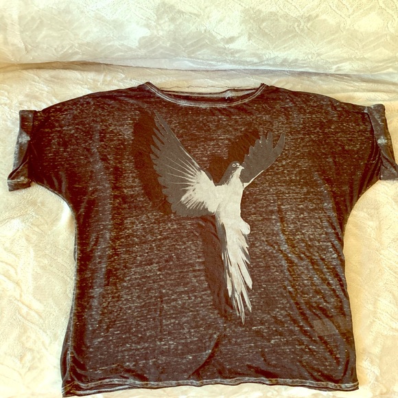 👜2 for $15 / Sheer grey/black Buffalo T-shirt - Picture 2 of 5